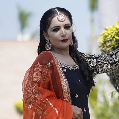 shaan designer boutique profile