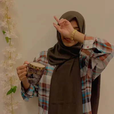 آفرین profile