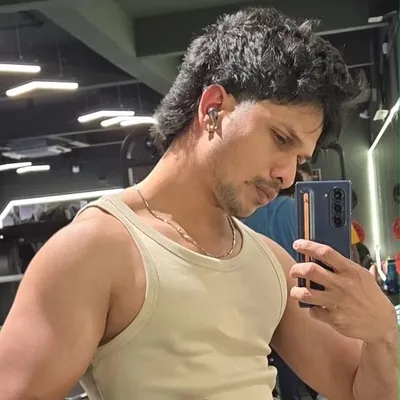 Sharan profile