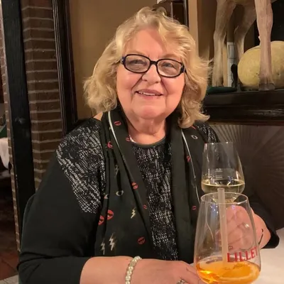 Investor._Sharon profile