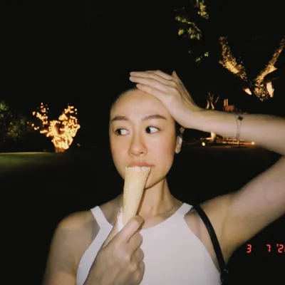 歆媛// Sharon Huang profile