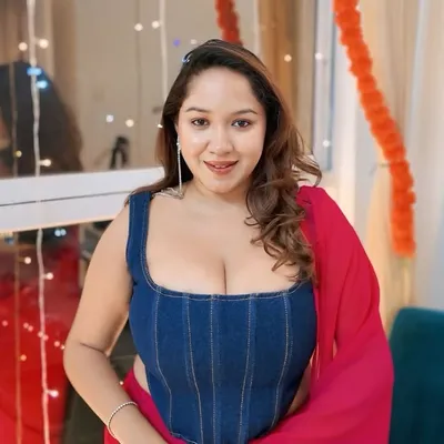 Shayani bhowmik profile