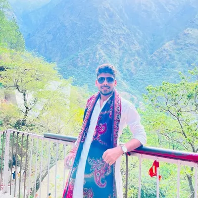 ꧁☬༒✨SHAYAR ALOK✨༒☬꧂ profile