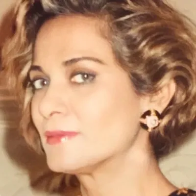 sheema muneer./selling on @shopsheema profile