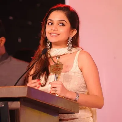 Sheena Shahabadi profile