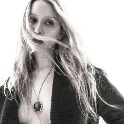 Ƨ profile
