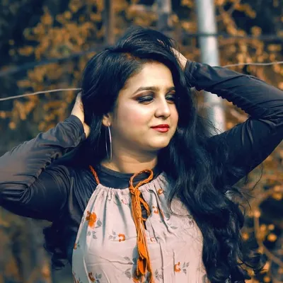Shikha Tapadar profile