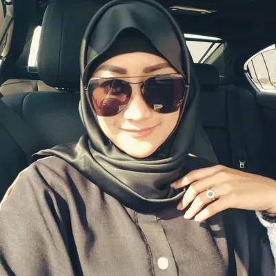 shinta putri widyaningsih profile