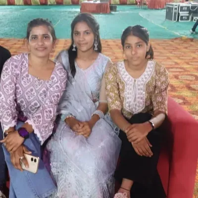 MISS MEENA JI ๐ profile
