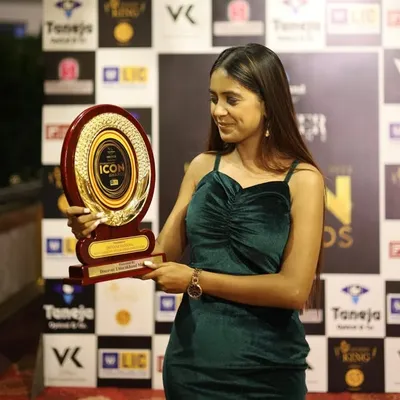 Shivani Saxena Prakash profile