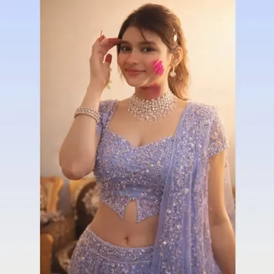 Dhruvi saini ๐ธ profile
