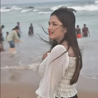 Shivani Rathore👯 profile