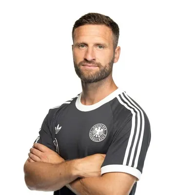 Shkodran Mustafi profile