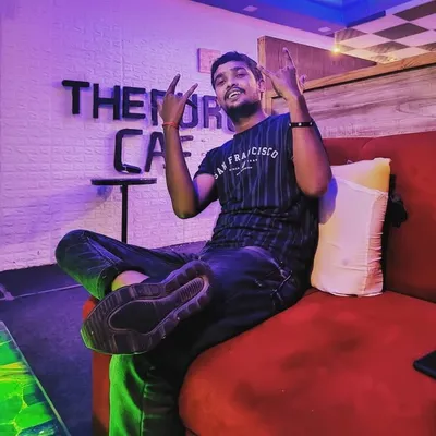 शोभित💫 profile