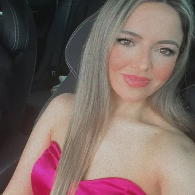 Gizem Ertuğrul☘ profile
