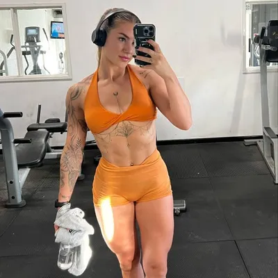 SHOSHANNAH LEE | PERSONAL TRAINER profile
