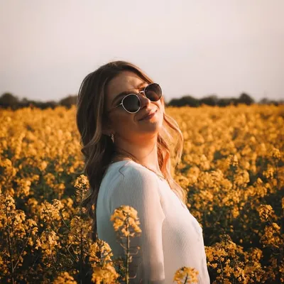 Laura profile