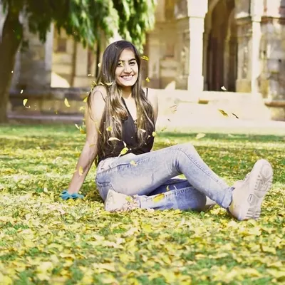 Dm for shout out only girls profile