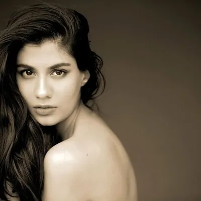 Shreya Dhanwanthary profile