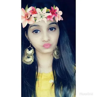 ๐ Shruti Navrekar Official ๐ profile