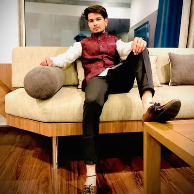 Shubham Pawar 🧿 profile