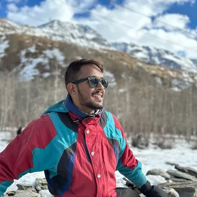 Nashik Food & Lifestyle blogger profile
