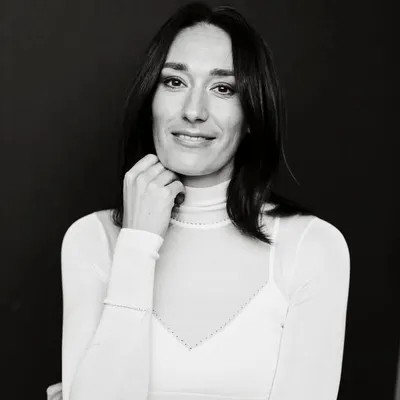 SIAN CLIFFORD profile