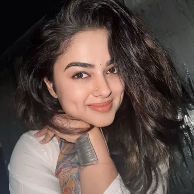 Siddhi Idnani profile