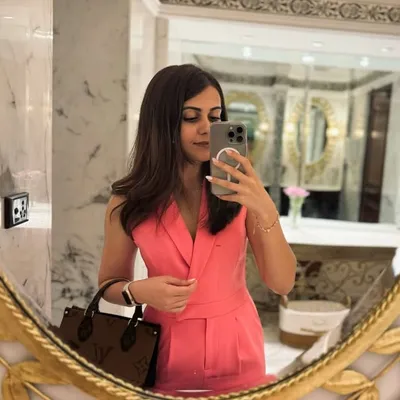 Dr Silka Gupta profile