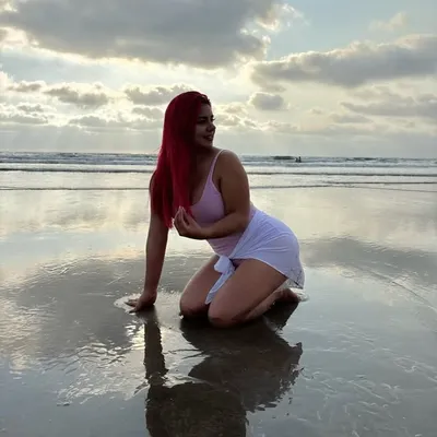 Sola Solís profile