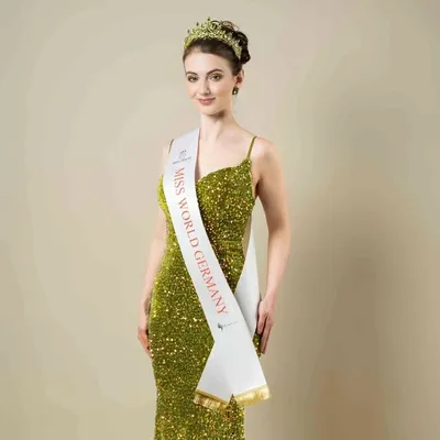 Silvia 西尔维娅 सिल्विया سيلفيا ซิลเวีย ဆေးလ်ဗီယာ profile