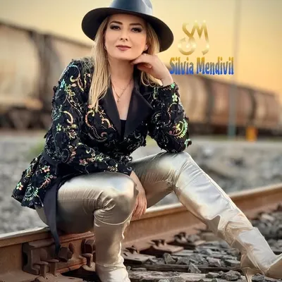 Silvia Mendivil profile