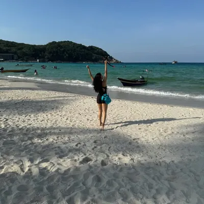 Sim Li profile