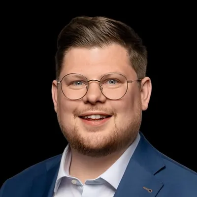 Simon Bäumer profile