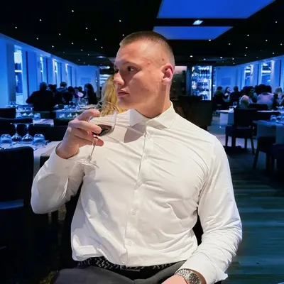 Simon Petersen profile