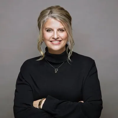 Simona Ahrnstedt profile