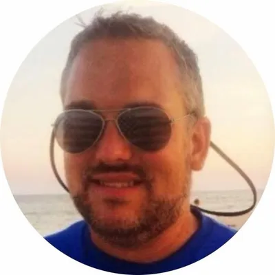 Simon Holland profile