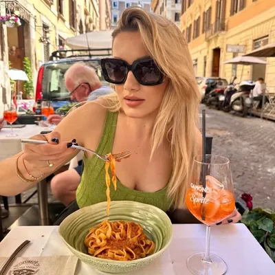 Simona Straková profile