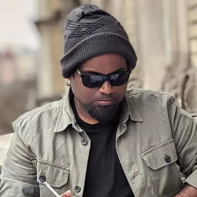 Simon K King profile