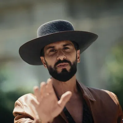 Simon Leon profile