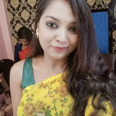 simple and smart girl profile