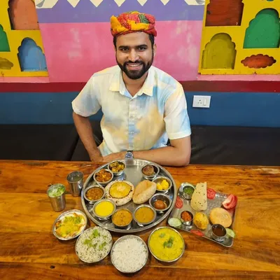 Simple Food & Reviews + Travel profile
