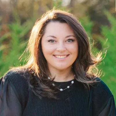 Jennifer Ciani • Simple Living & Home profile