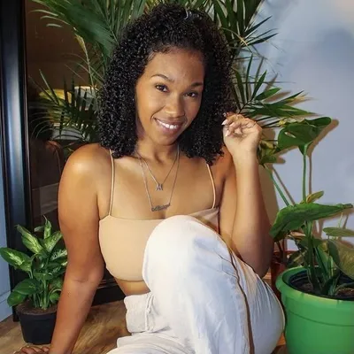 Monique profile