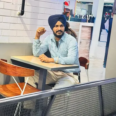 simar ambarsarya profile