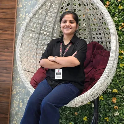 Simran Midha profile