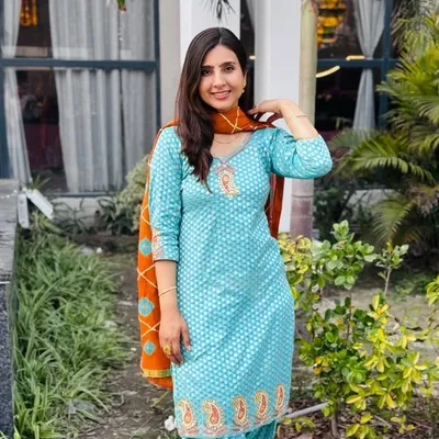 🌻SIMRAN BHULLAR🌻 profile