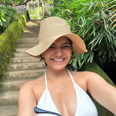 Simran Manjrekar🧚🌷 profile