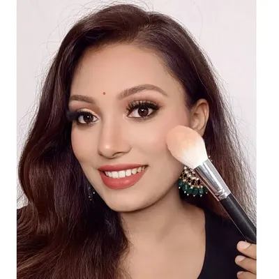 Simran Singh ||Makeup artistđź’„ profile