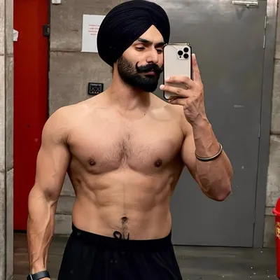 Simrn Singh Dhillon profile